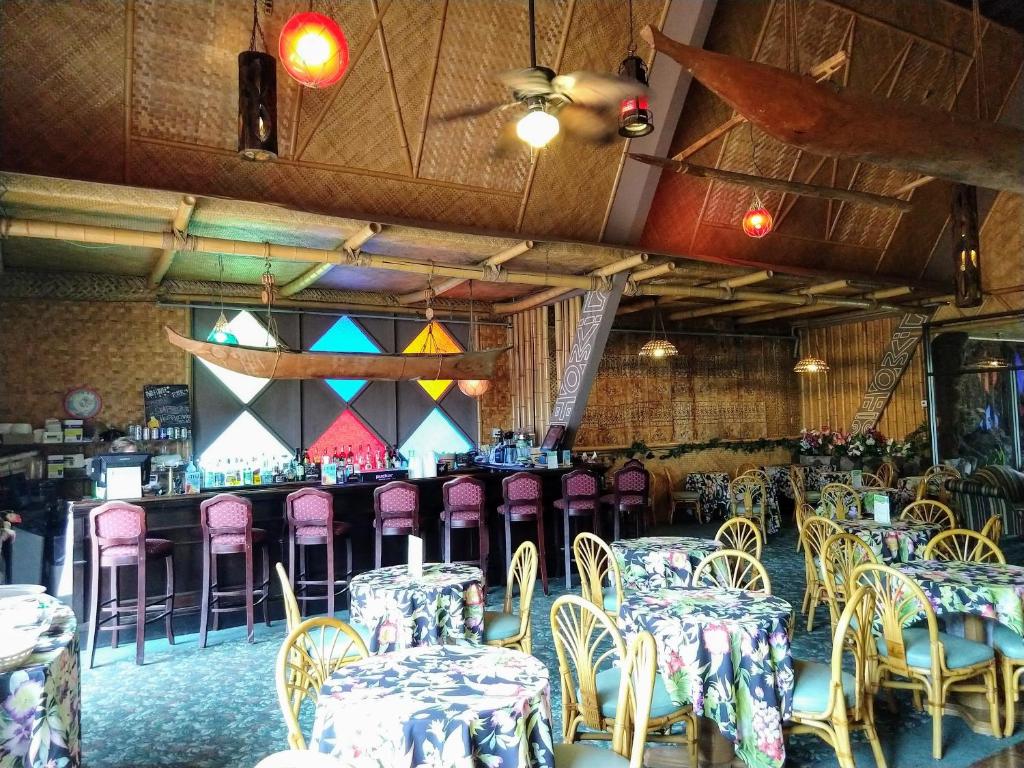 Restaurace v ubytování Tiki Resort - Lake George