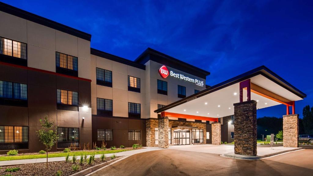 a rendering of a hotel at night at Best Western Plus New Richmond Inn & Suites in New Richmond