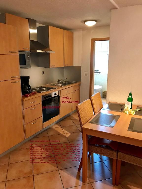 Residenz Moselzauber - Ferienwohnungen mit Pool Landschaft - Apartamento De Confort