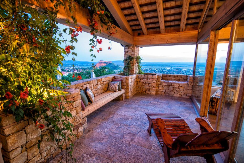 Balkon lub taras w obiekcie Villa Terazza-Panorama Apartman