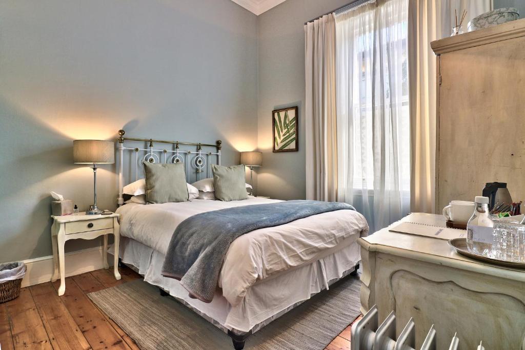 Parker Cottage Guesthouse - Elegant Double Room
