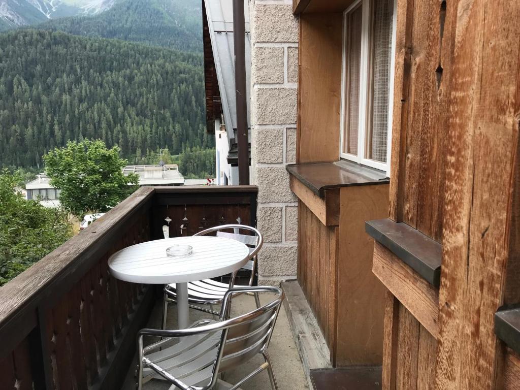 Nespecifikovaný výhled na hory nebo výhled na hory při pohledu z aparthotelu