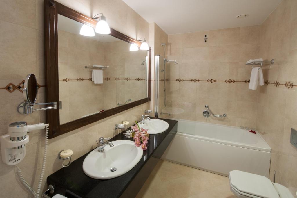 Royal Princess Hotel - 4