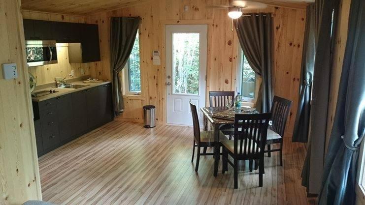 Kuchyň nebo kuchyňský kout v ubytování Chalet Milan