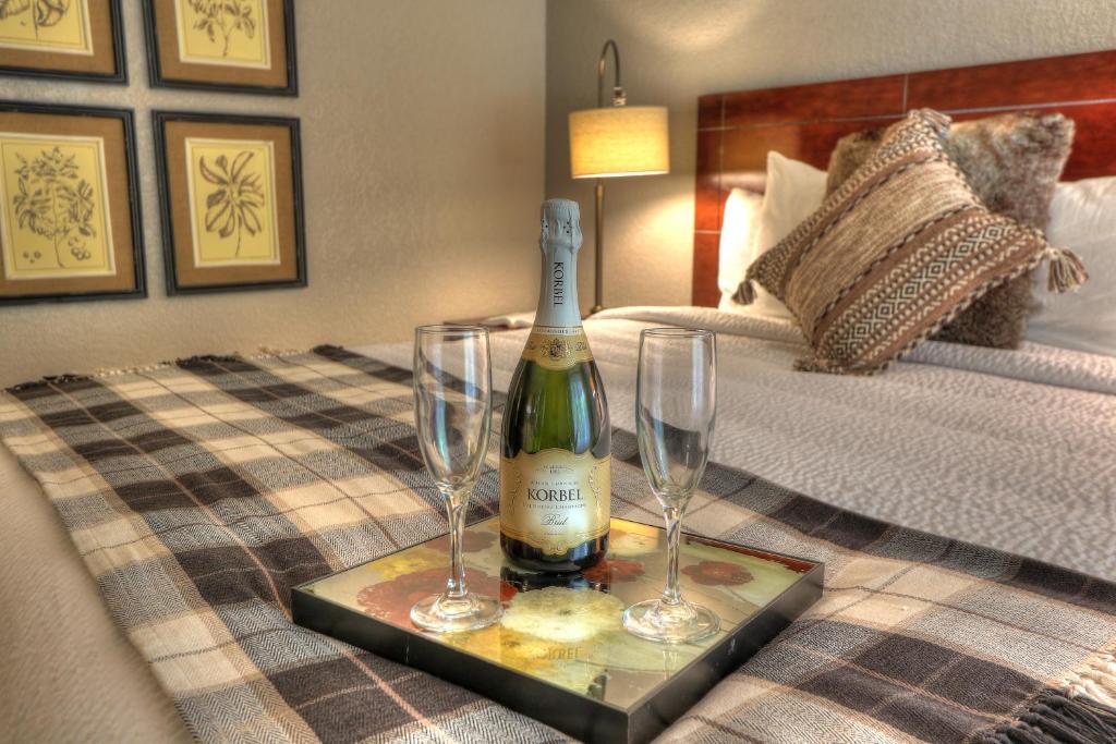 River Edge Inn - King Suite Con Balcone
