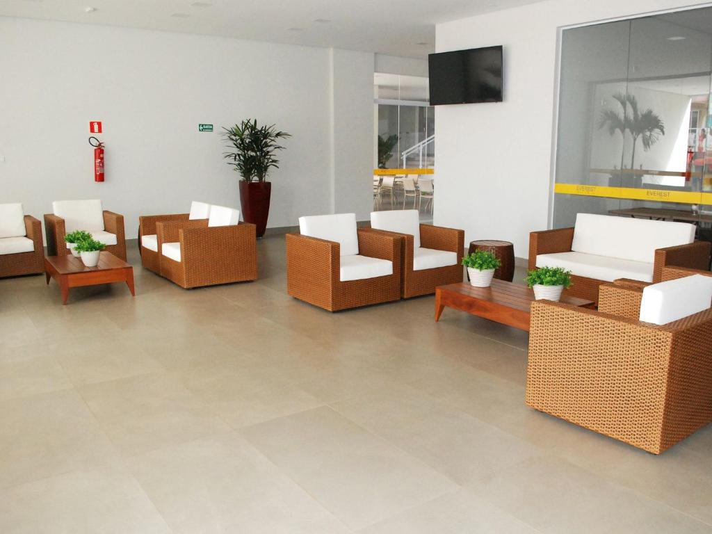  EVEREST FLAT SERVICE