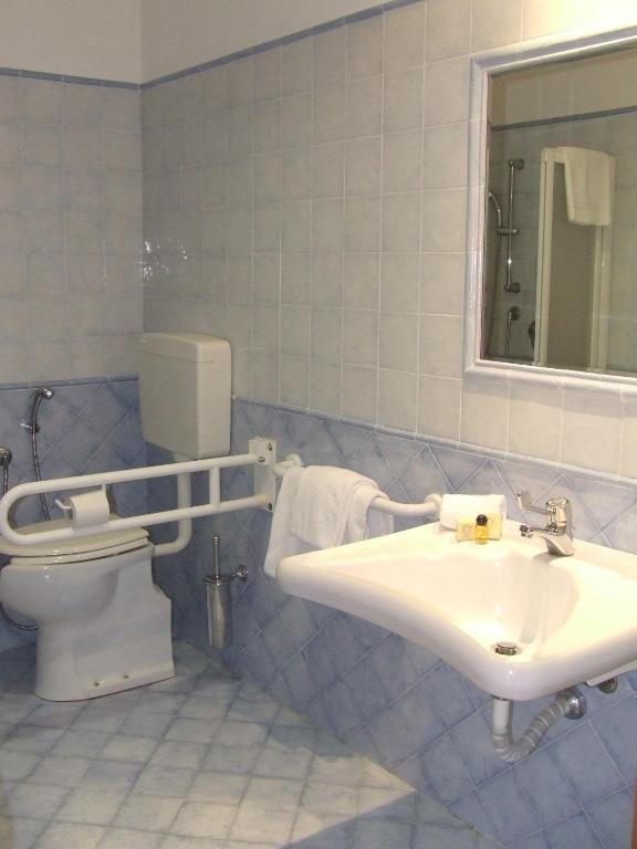 Koupelna v ubytování Hotel Ghibellino