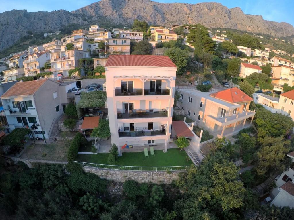 Nespecifikovaný výhled na hory nebo výhled na hory při pohledu z apartmánu