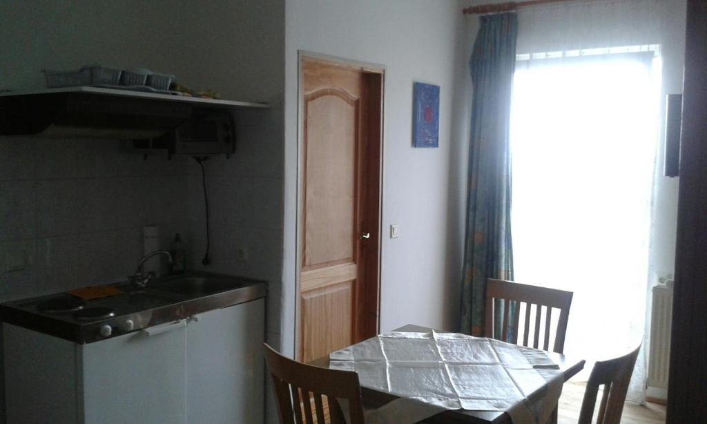 Kuchyň nebo kuchyňský kout v ubytování Ferienwohnung - Apartement - Hotel Klippitz Nordost