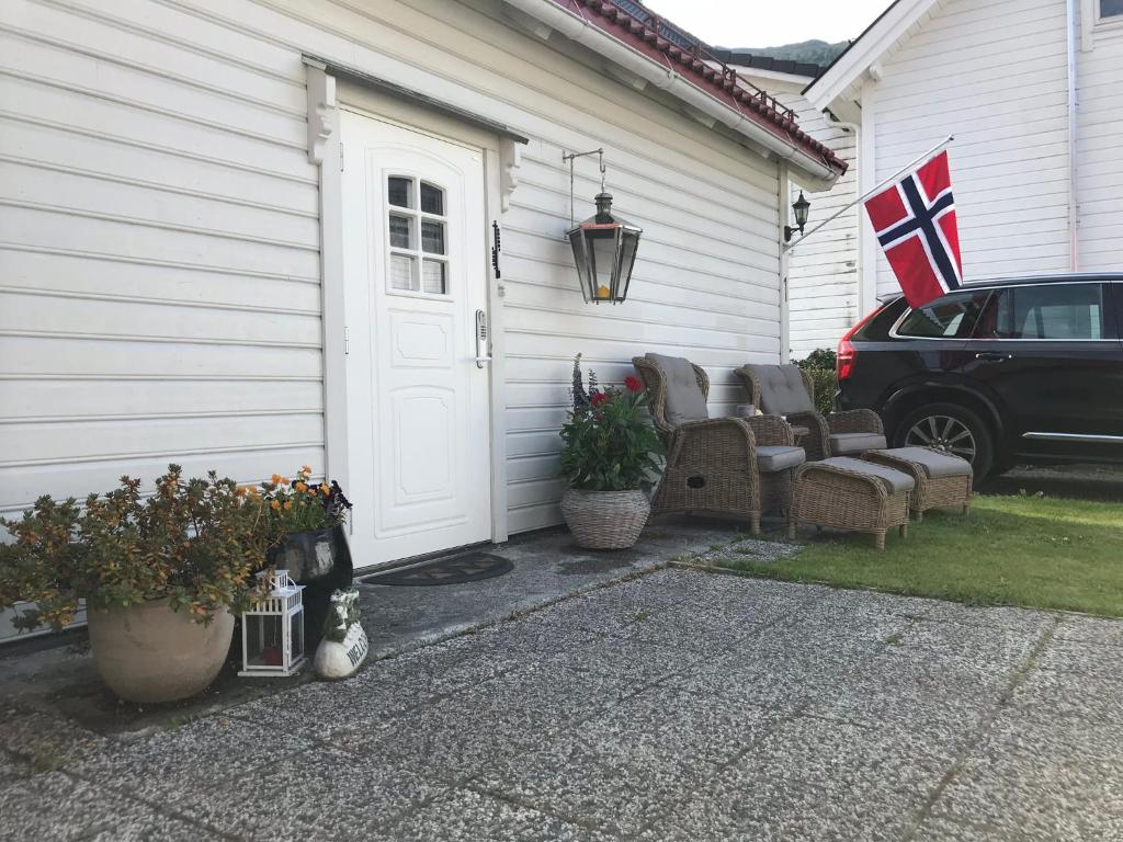 Gallery image of Koselig Landsbyhus i Nordfjord in Nordfjordeid
