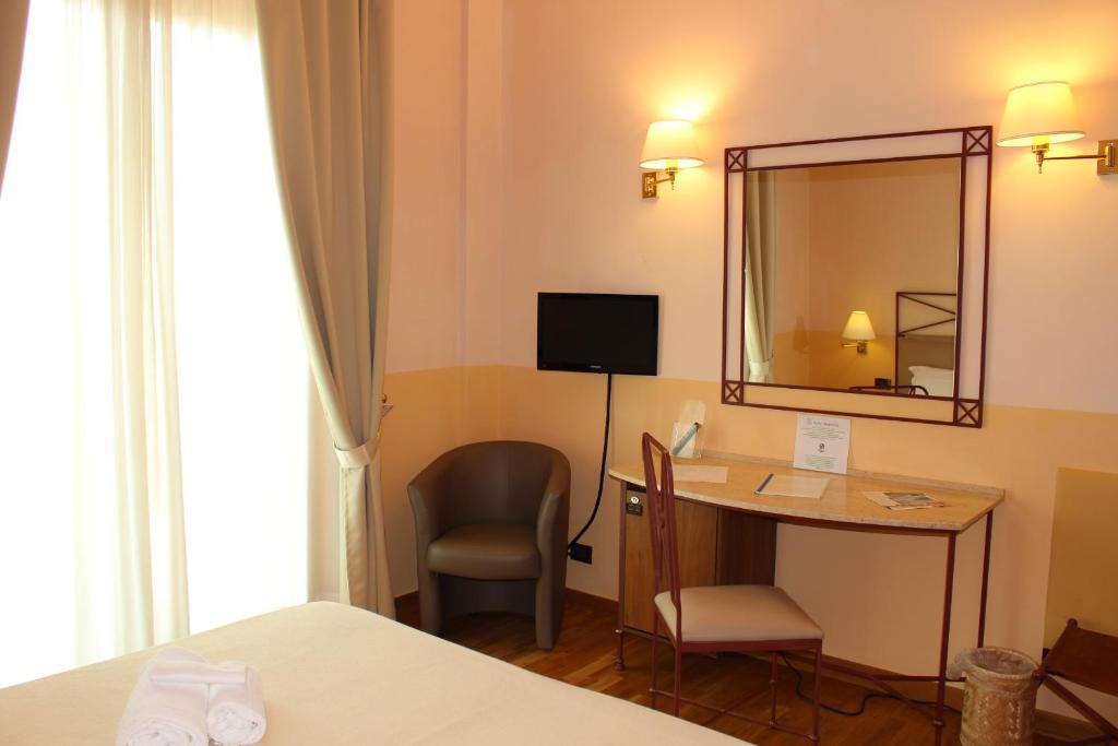 TV a/nebo společenská místnost v ubytování Hotel Semifonte