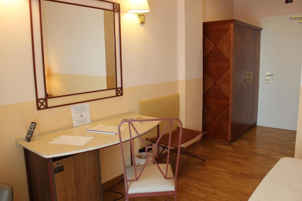 Postel nebo postele na pokoji v ubytování Hotel Semifonte