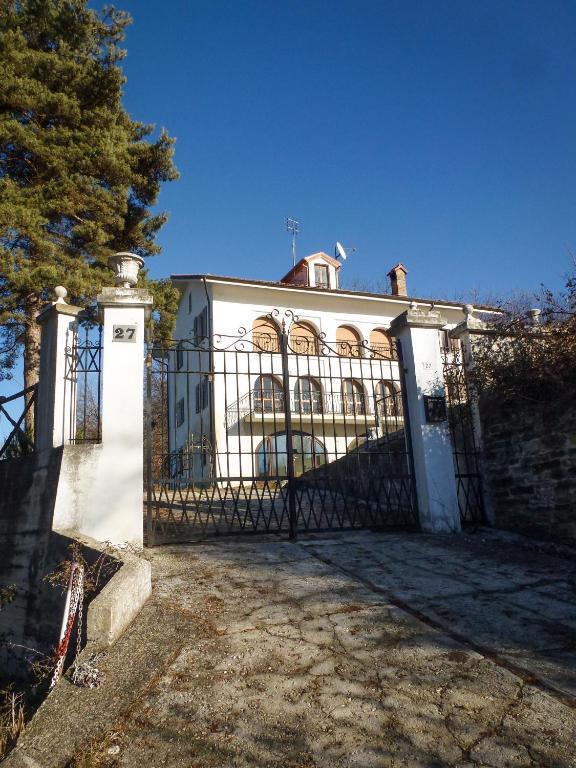 Budova, kde se vila nachází
