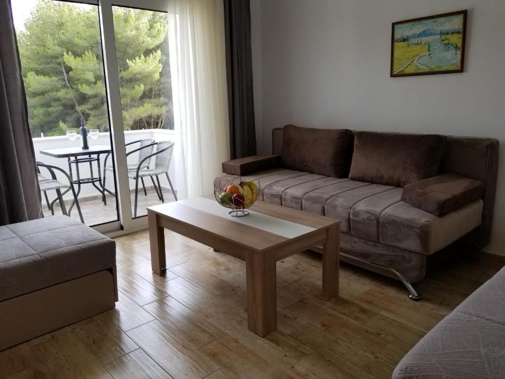 Riviera Inn apartments - 9