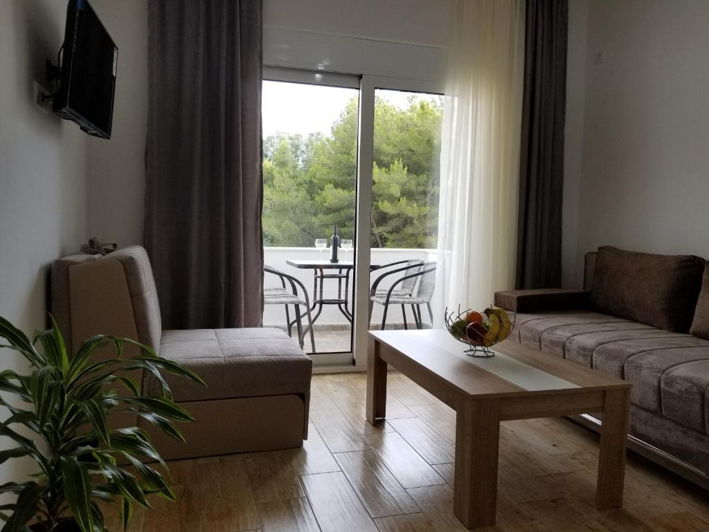 Riviera Inn apartments - 1