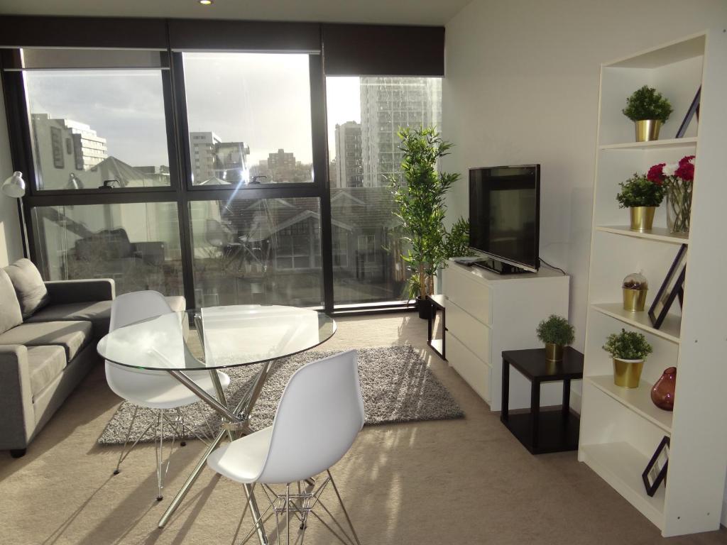 Amazing Accommodations: Vogue - Deluxe Apartment