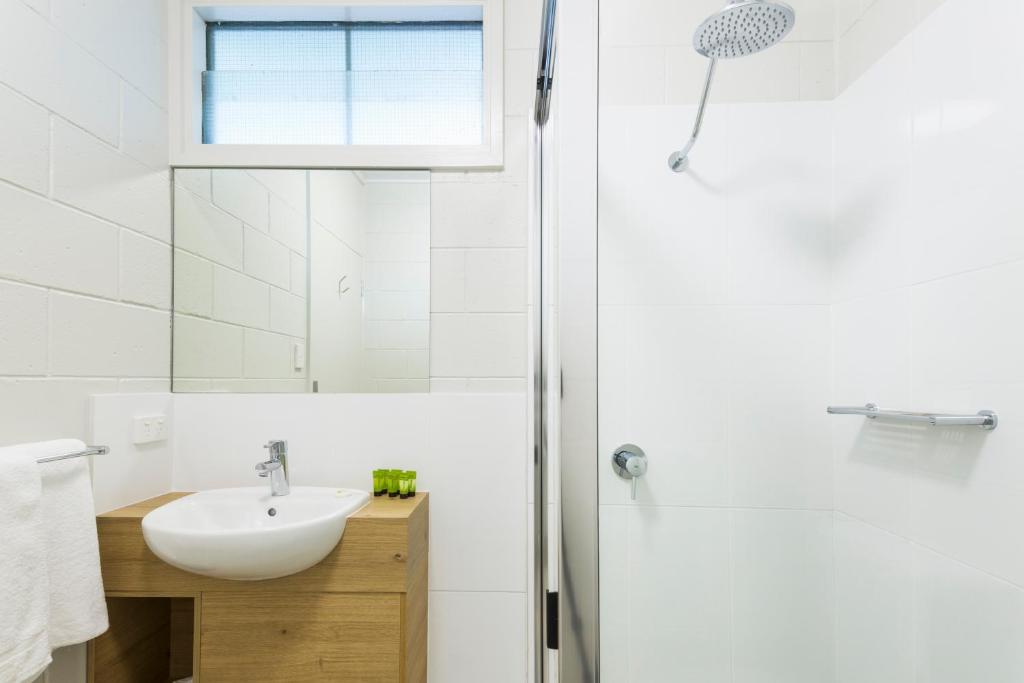 Nightcap at Edge Hill Tavern - Resim 45