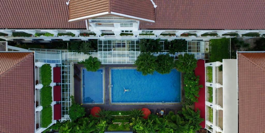 Bazén v ubytování Gallery Prawirotaman Hotel nebo v jeho okolí