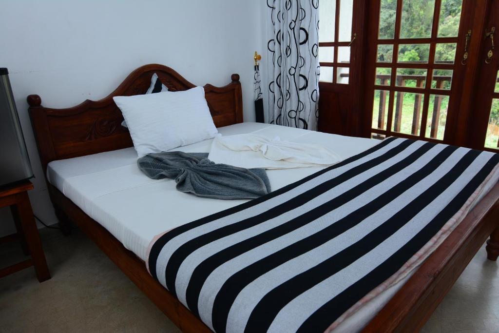 Hotel City Grand Ella - Deluxe Single Room