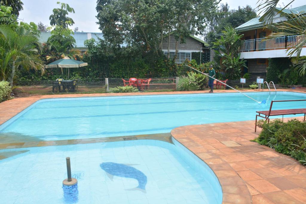 Bazén v ubytování Bubbles Restaurant Thika nebo v jeho okolí