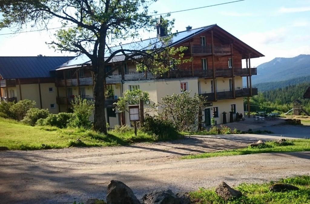 ローベルクにあるBerghotel Mooshütte am Arber, Naturidyll auf 950Hの山中の家