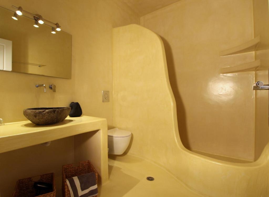 Koupelna v ubytování Filira Suites
