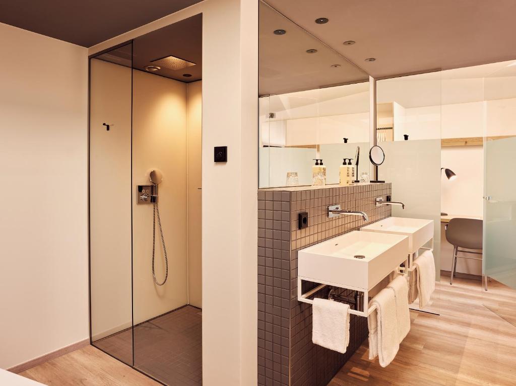 Schwabinger Wahrheit by Geisel - Resim 3