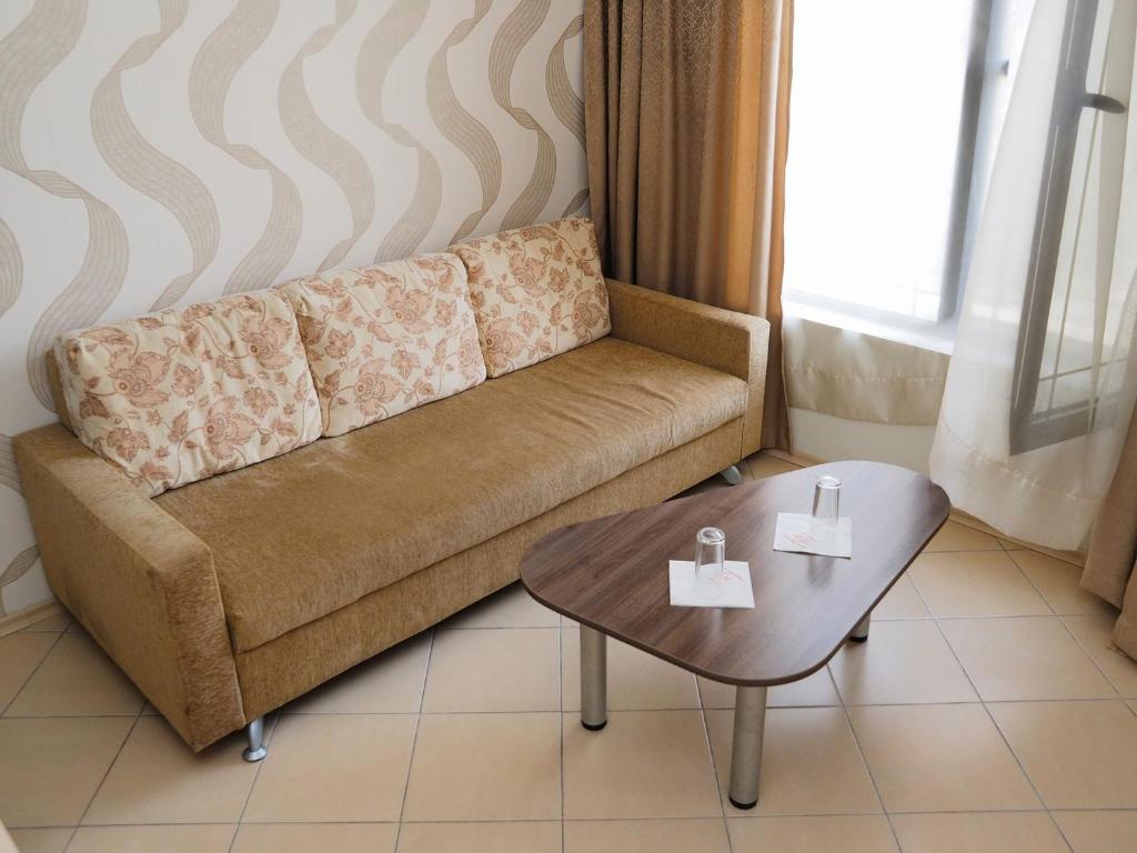 Posezení v ubytování Eos Hotel