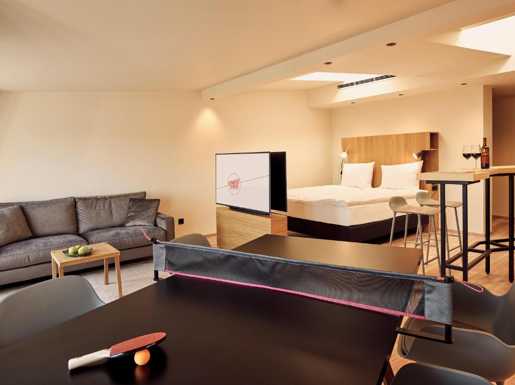 Schwabinger Wahrheit by Geisel - Resim 22