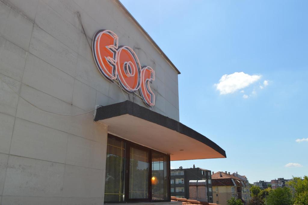 Certifikát, hodnocení, plakát nebo jiný dokument vystavený v ubytování Eos Hotel
