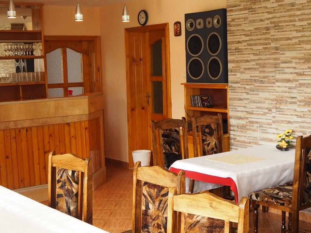 Postel nebo postele na pokoji v ubytování Орбелус