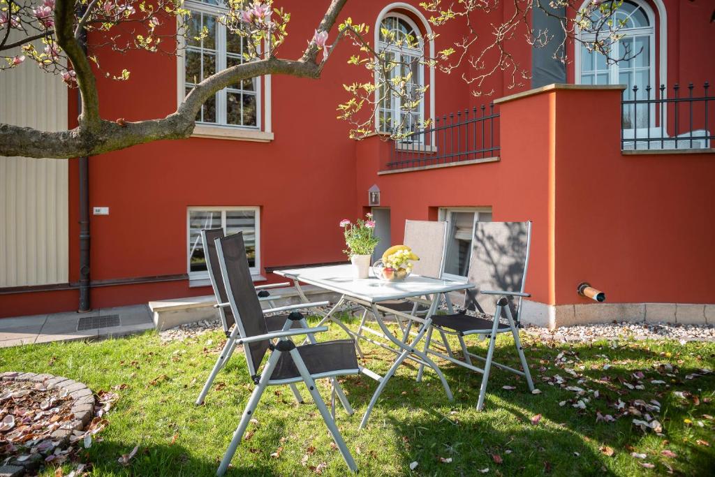 Villa am Park Apartment - 5