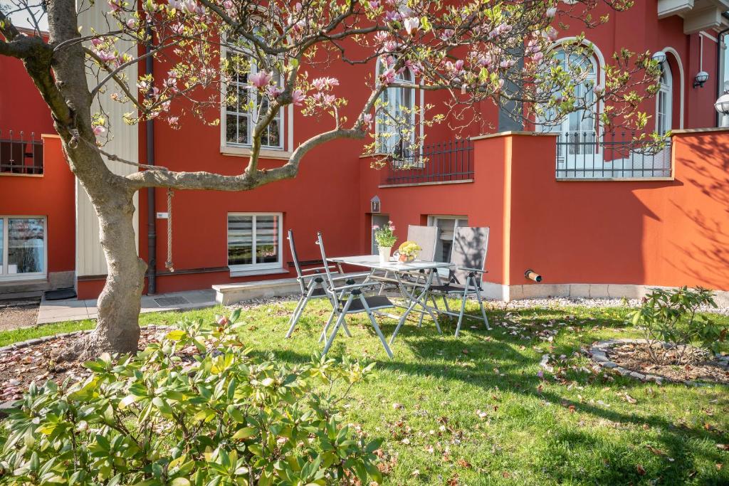 Villa am Park Apartment - 8