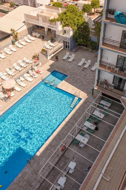 The swimming pool at or close to Hotel Brisa Ibiza - Adults only