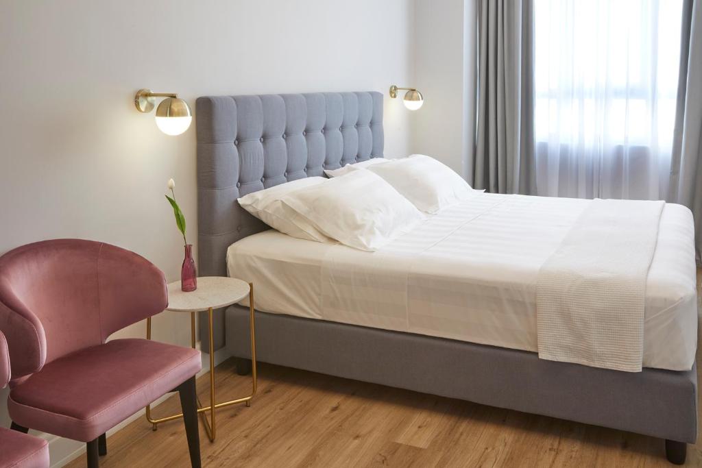 The Artist Athens - Resim 11