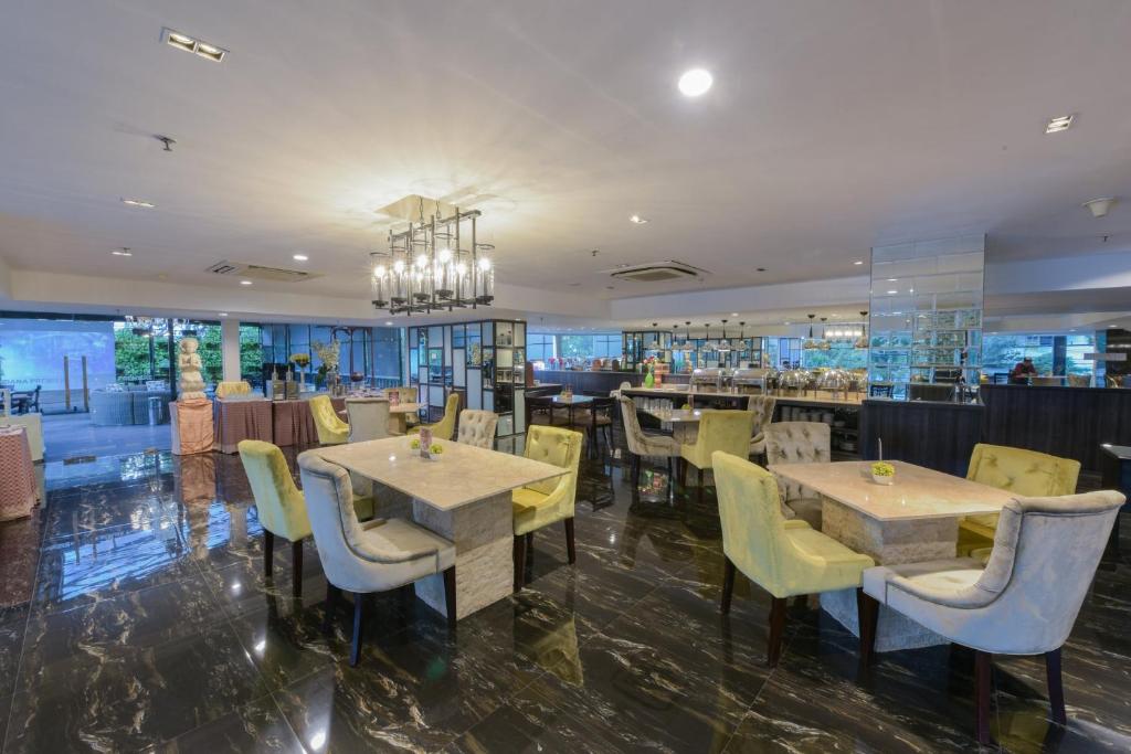 Restaurace v ubytování Royal Regantris Cendana