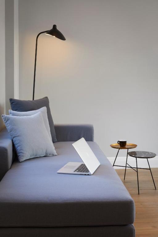 The Artist Athens - Resim 33