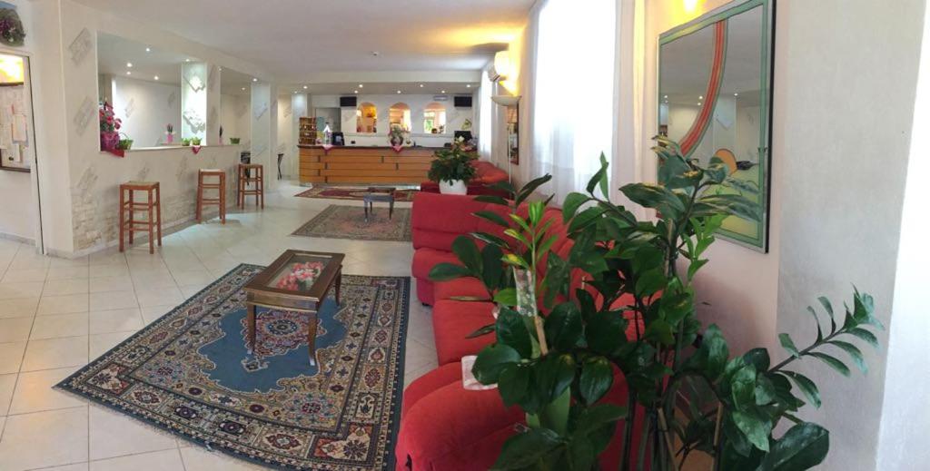 A seating area at Hotel Admiral