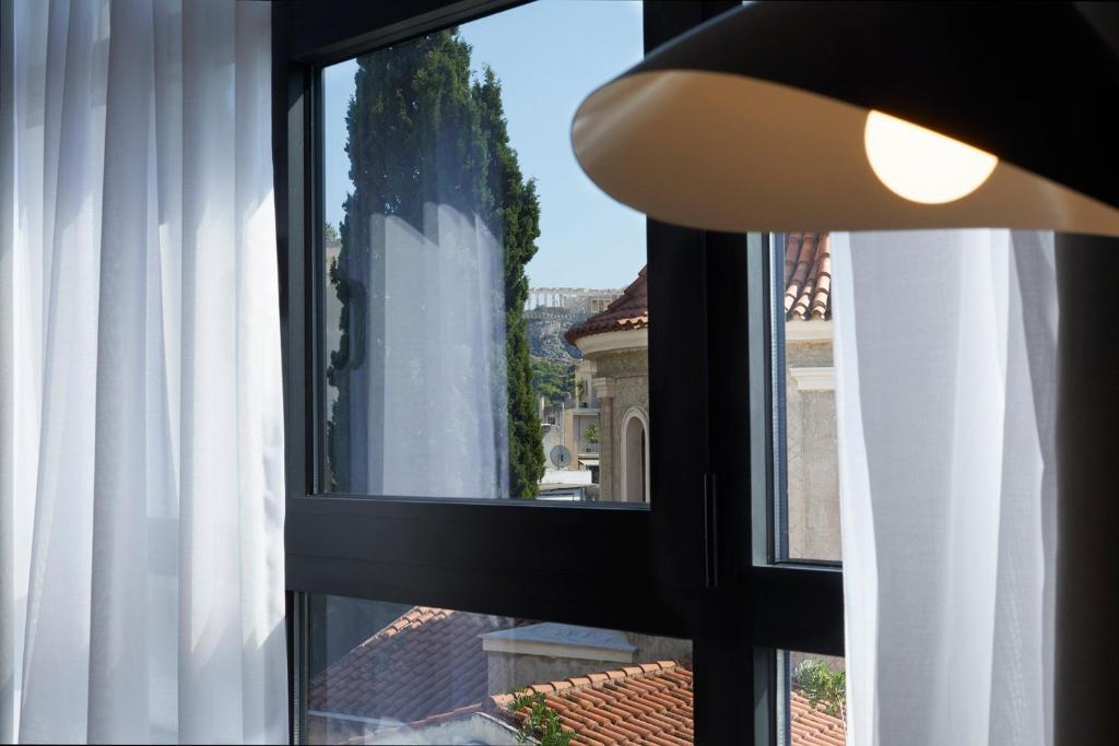 The Artist Athens - Resim 44