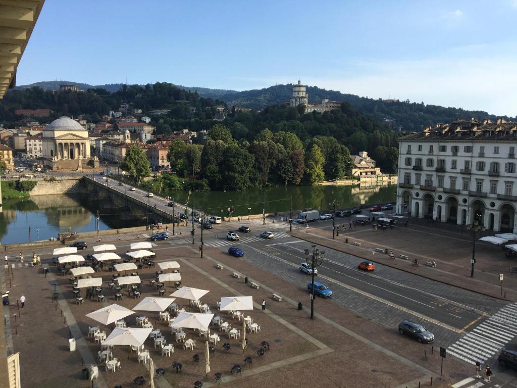 TORINO VACANCY 3 - Elegant & Romantic house with a view of Piazza Vittorio/ Gran Madre, Turin – Tarifs 2024