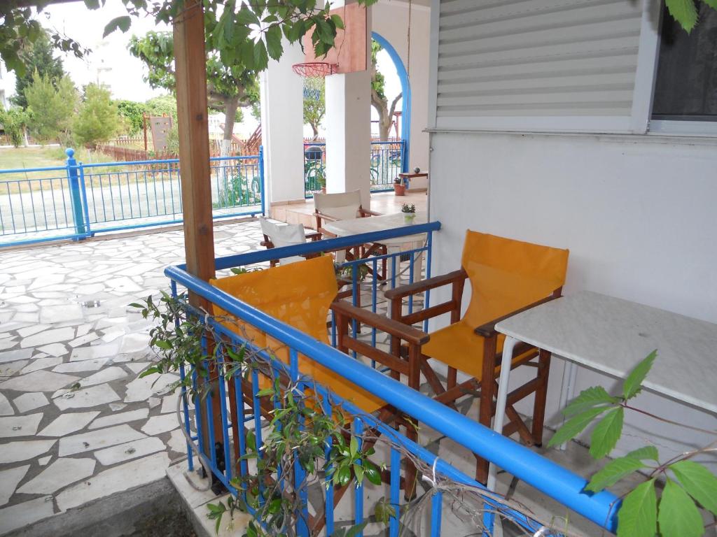 A balcony or terrace at Glaros Studios