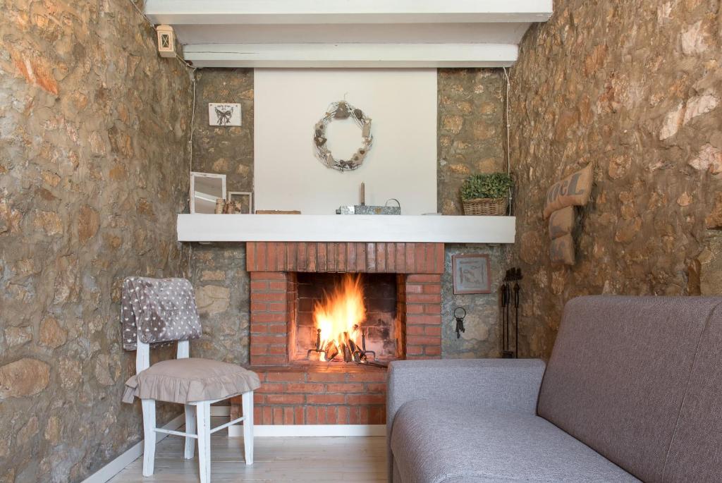 A seating area at Agriturismo Caranatura
