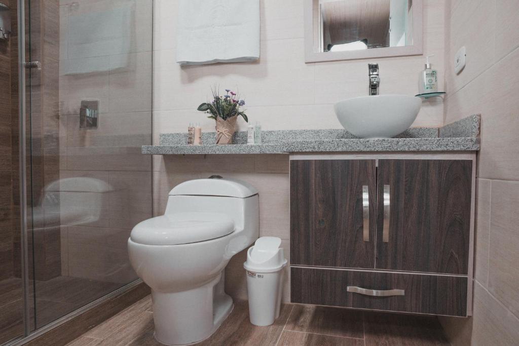Koupelna v ubytování HOTEl PACHAMAMA SPA