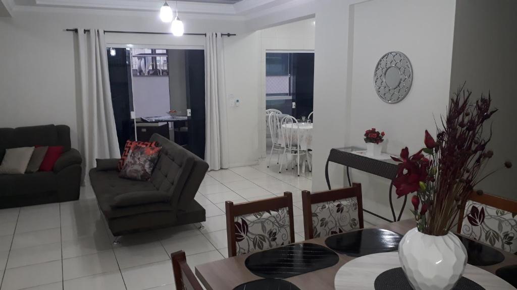  Ótima Localização e conforto em Meia Praia-SC