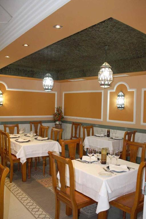 Restaurace v ubytování Hostal Macami