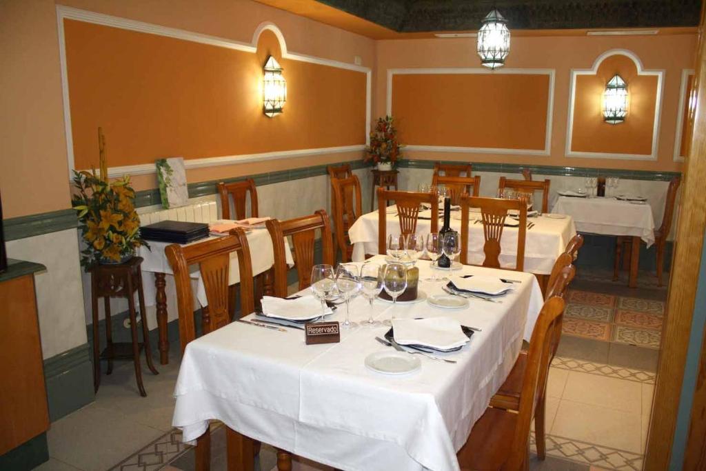 Restaurace v ubytování Hostal Macami
