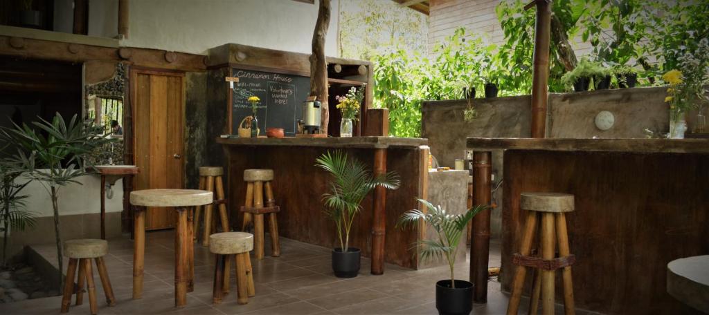 Lounge nebo bar v ubytování Cinnamon House