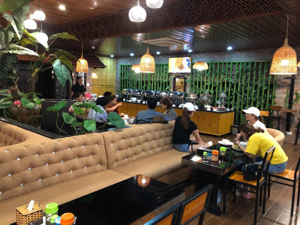Posezení v ubytování Kawasaki Noi Bai Airport Hotel