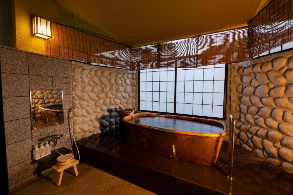 Gambar di galeri bagi 有馬温泉 湯屋の宿 康貴 di Kobe