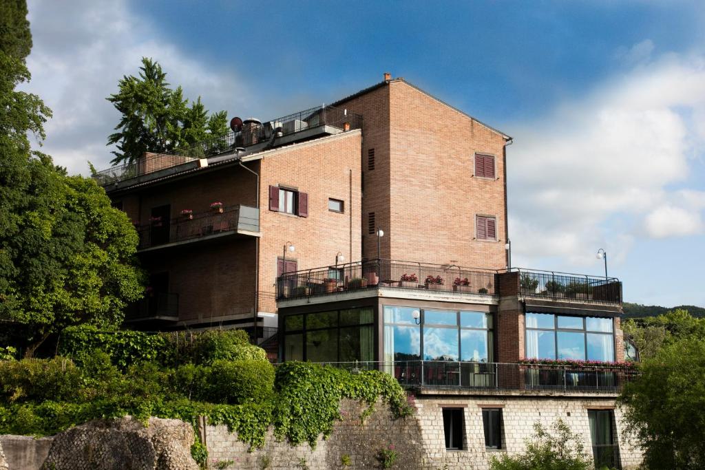 Budova, kde se hotel nachází